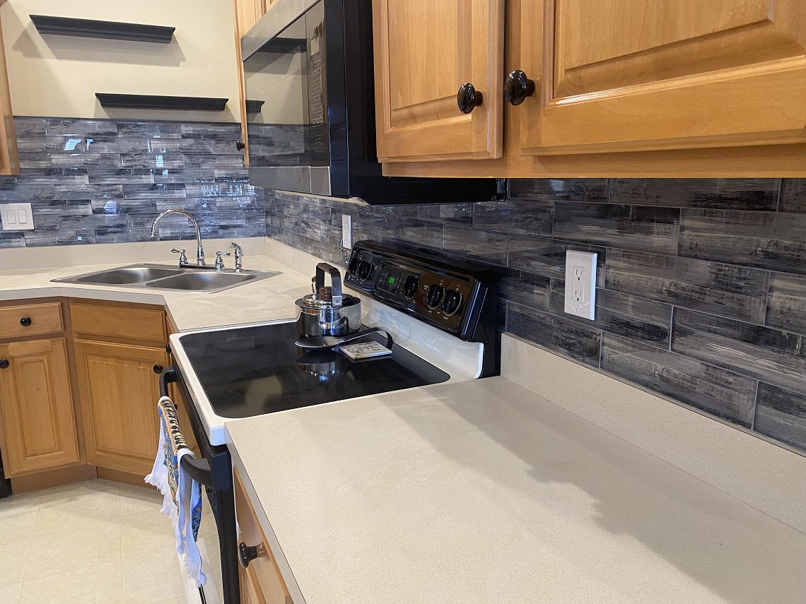Picture of a new kitchen counter backsplash